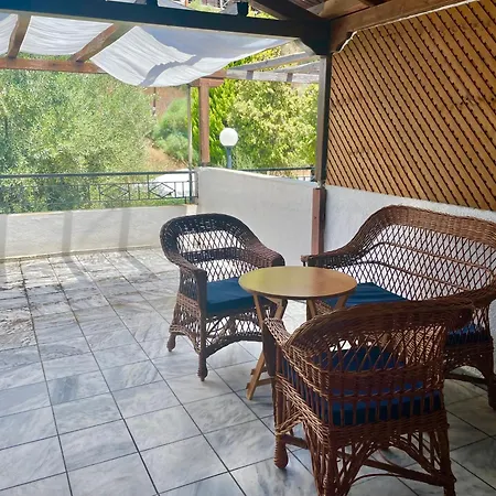 Three Sisters House Holiday home Mola Kalyva