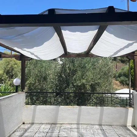 Three Sisters House Holiday home Mola Kalyva